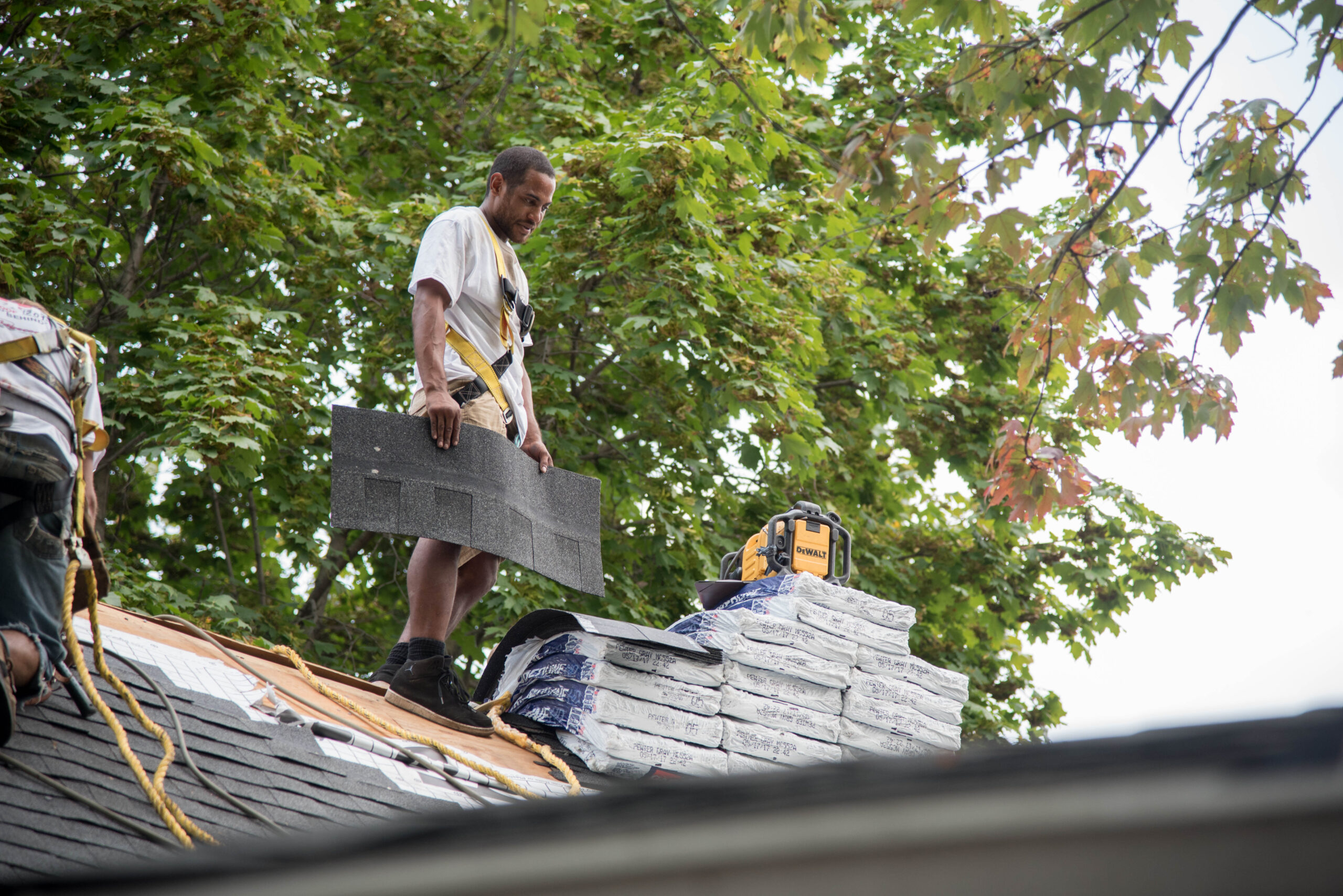 roof installation in metro detroit no roof left behind